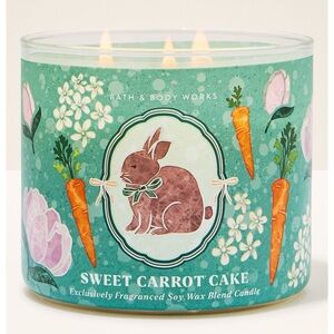 🥕”SWEET CARROT CAKE”🥕3-Wick Scented Candle by B&BW, 14.5 oz / 411 g, NWT on base